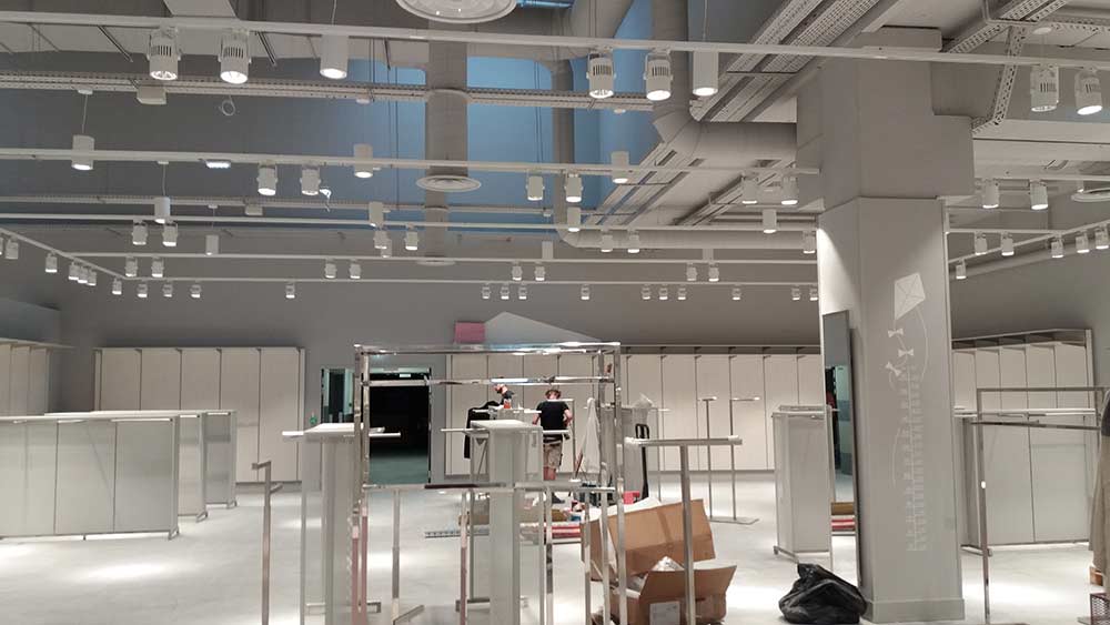 éclairage sur le magasin H&M; de Carcassonne